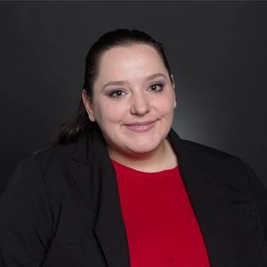 Meet your Posher, Adrienne